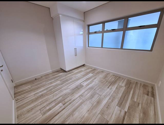 2 BEDROOM APARTMENT FOR SALE IN UMHLANGA CENTRAL